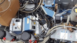 Thumbnail image of 35x Vacuubrand MZ 2C & 2 AK Diaphragm Vacuum Pump CVC 2 Controller
