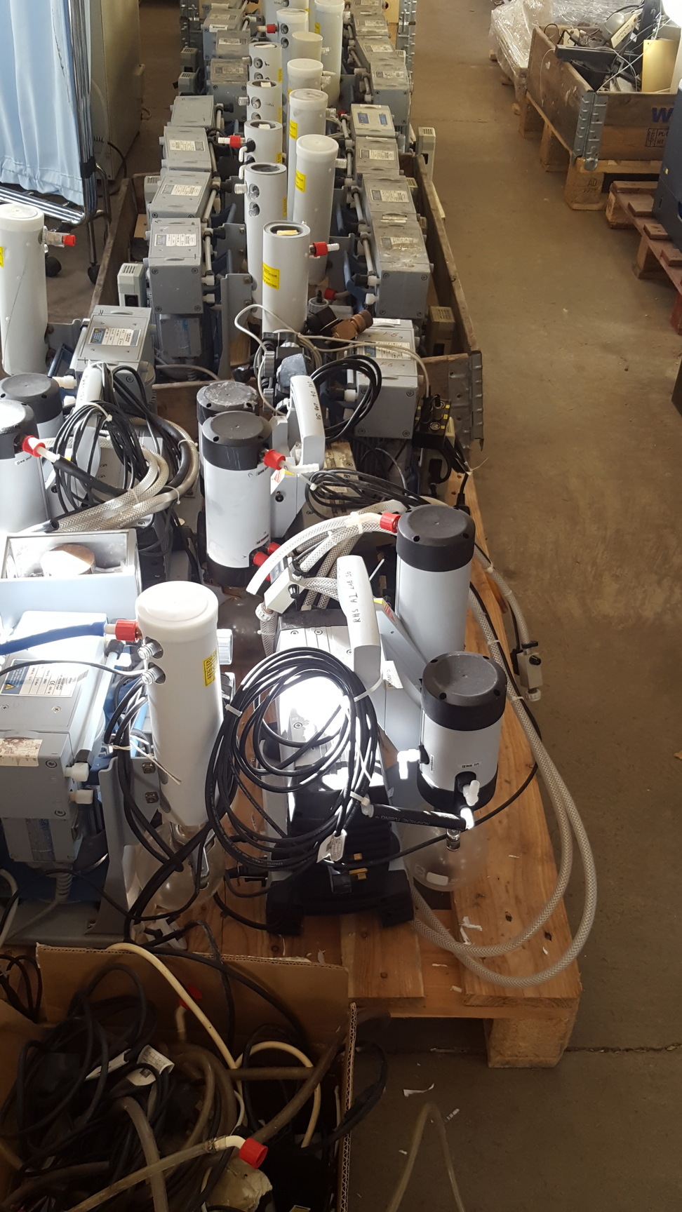 Image of 35x Vacuubrand MZ 2C & 2 AK Diaphragm Vacuum Pump CVC 2 Controller
