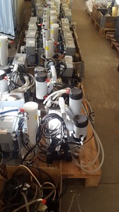 Thumbnail image of 35x Vacuubrand MZ 2C & 2 AK Diaphragm Vacuum Pump CVC 2 Controller