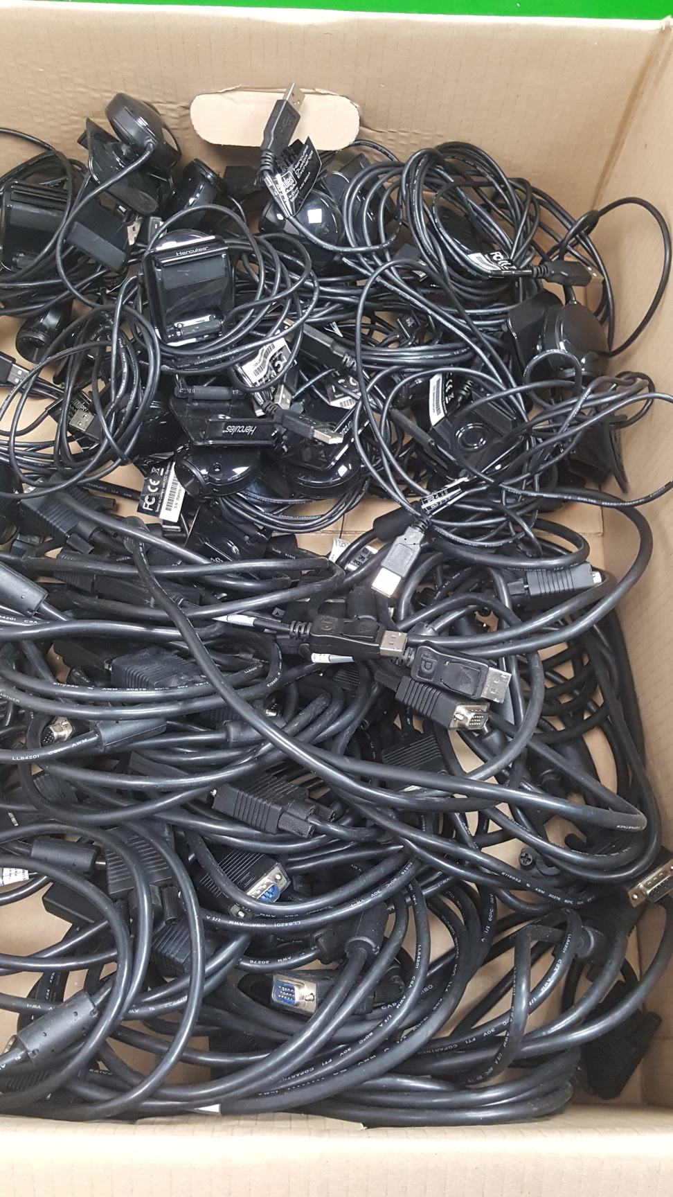 Image of Large Job Lot of Hercules Web Cams and VGA Cables IT Clearout