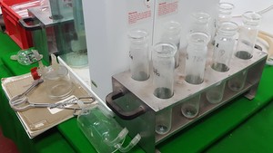 Thumbnail image of Buci Kjeldahl Distillation Unit B-324 W/ Glassware + Manuals Lab