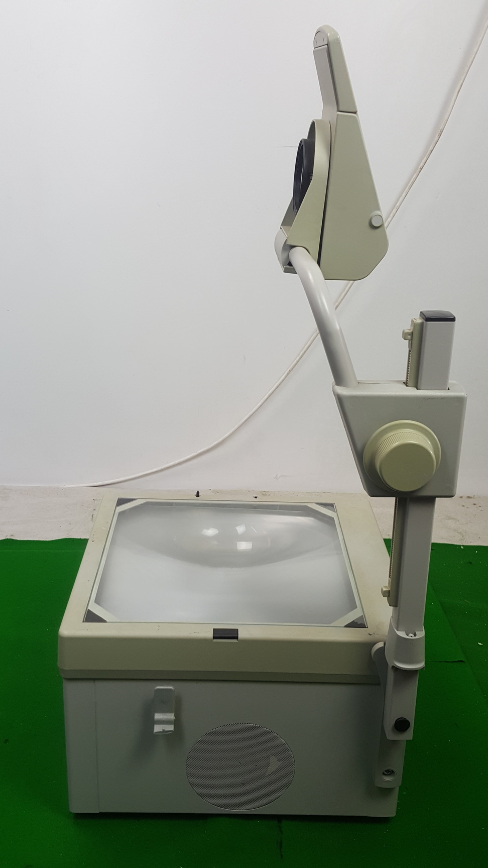 Image of Elite 2000 Overhead Projector - Spares / Repair