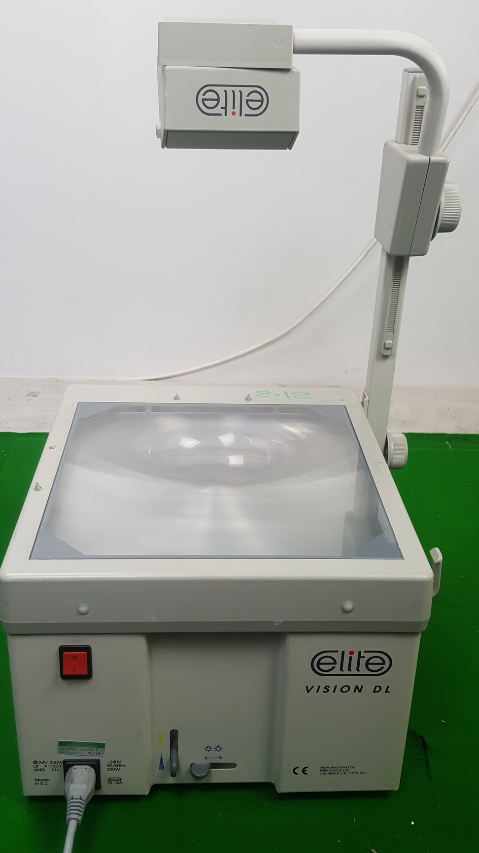 Image of Elite Vision DL Overhead Projector OHP
