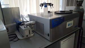 Thumbnail image of Labconco Lab Benchtop Freeze Drier + Vacuum Pump - Needs New Chamber Seal