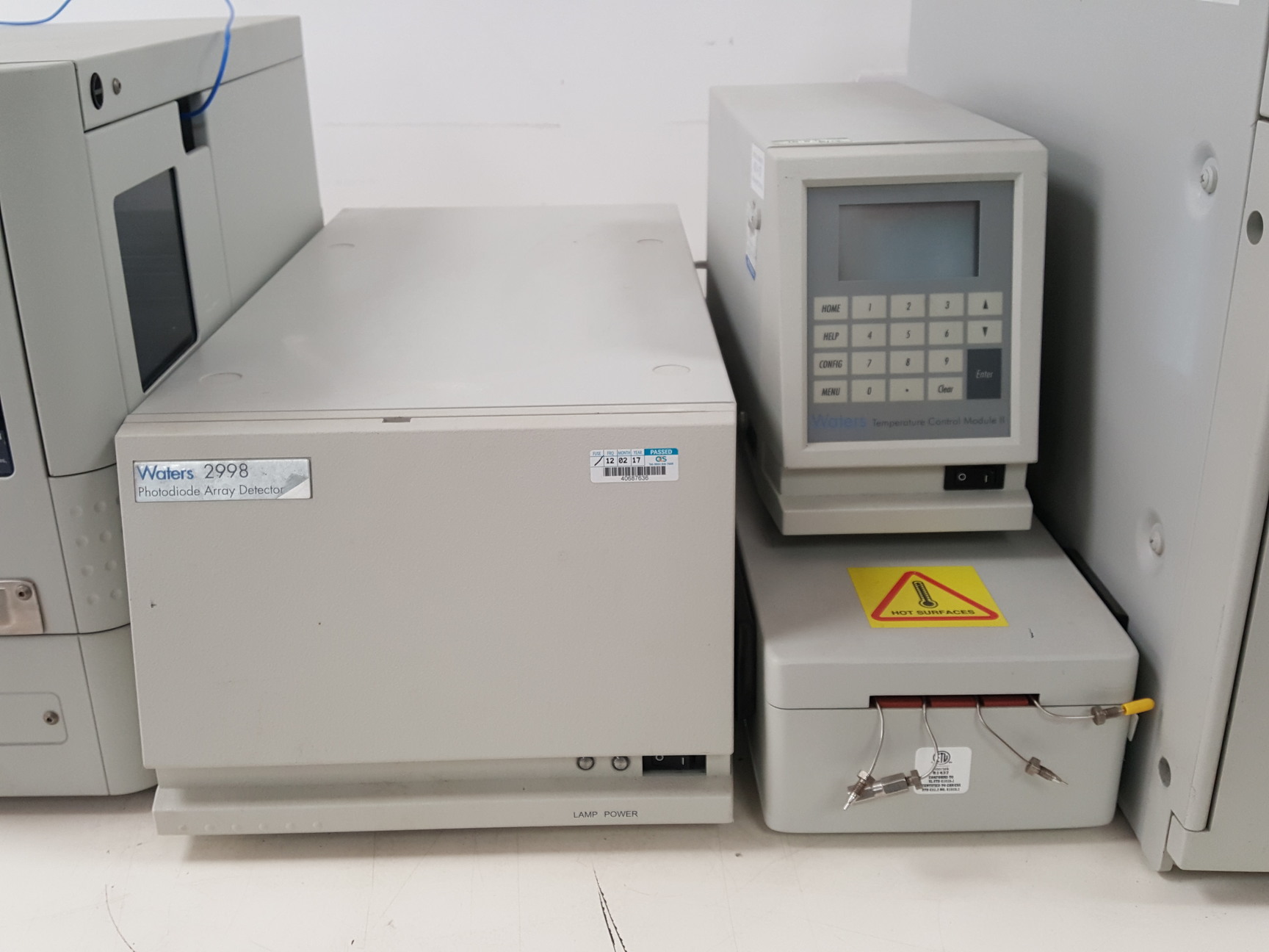 Image of Waters 2707 Autosampler, Temp Module, 2998 Photodiode Array 2535 Pump HPLC Lab