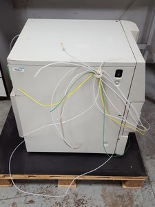 Thumbnail image of Waters Alliance HPLC 2690 Seperations + 474 Scanning Fluorescence Detector, Lab