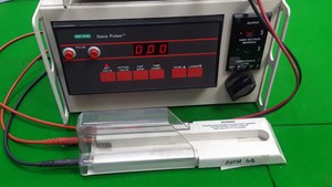 Thumbnail image of Bio-Rad Gene Pulser w/ Pulse Controller & Capacitance Extender Lab Equipment