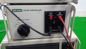 Thumbnail image of Bio-Rad Gene Pulser w/ Pulse Controller & Capacitance Extender Lab Equipment