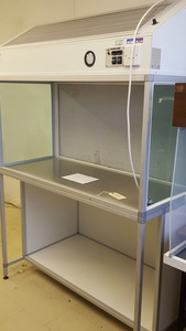 Thumbnail image of Bassaire 04HF Laminar Flow Cabinet LFC Lab