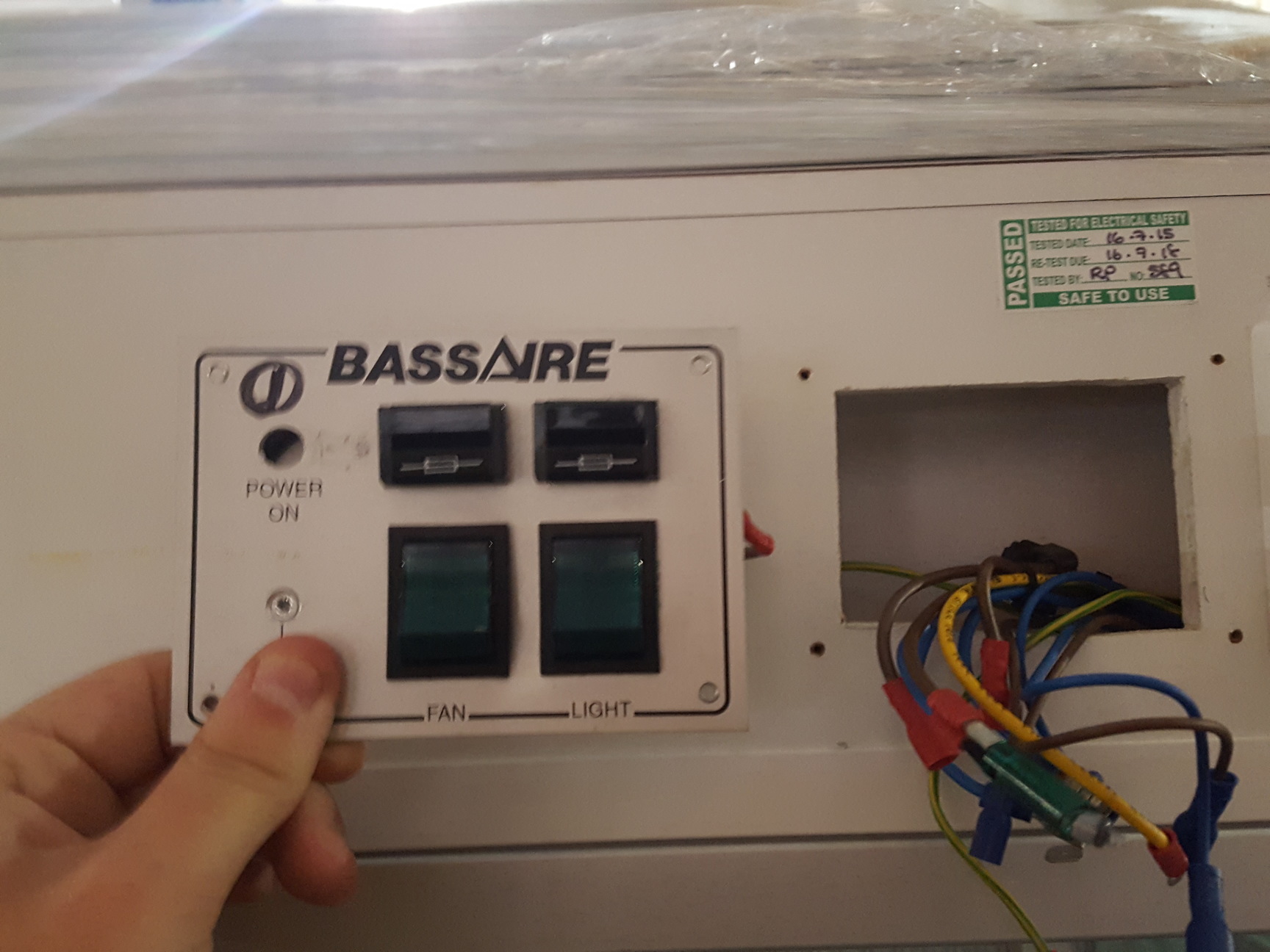 Image of Bassaire 04HF Laminar Flow Cabinet LFC Lab