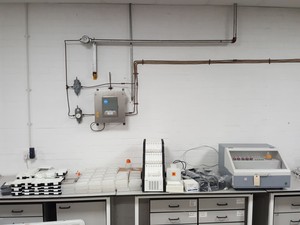 Thumbnail image of Illumina Genome Anaylzer + Paired End Module, Cluster Station & Accessories Lab