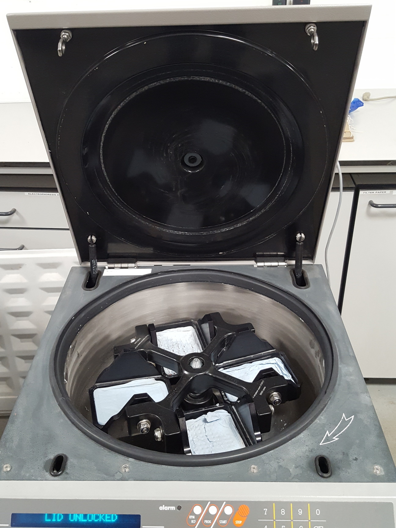 Image of Jouan GR 422 Refrigerated Floor Centrifuge Ultracentrifuge
