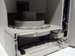 Thumbnail image of HP 1050 HPLC Autosampler Model 79855A Lab
