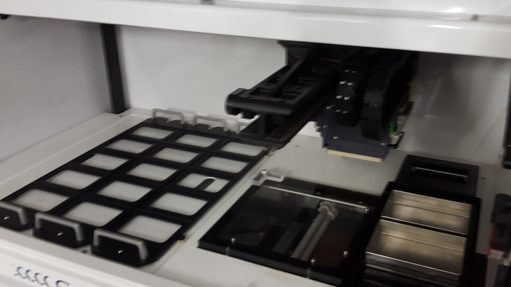 Image of Genetix QPixII Microbial Colony and Array Picker Lab Picking