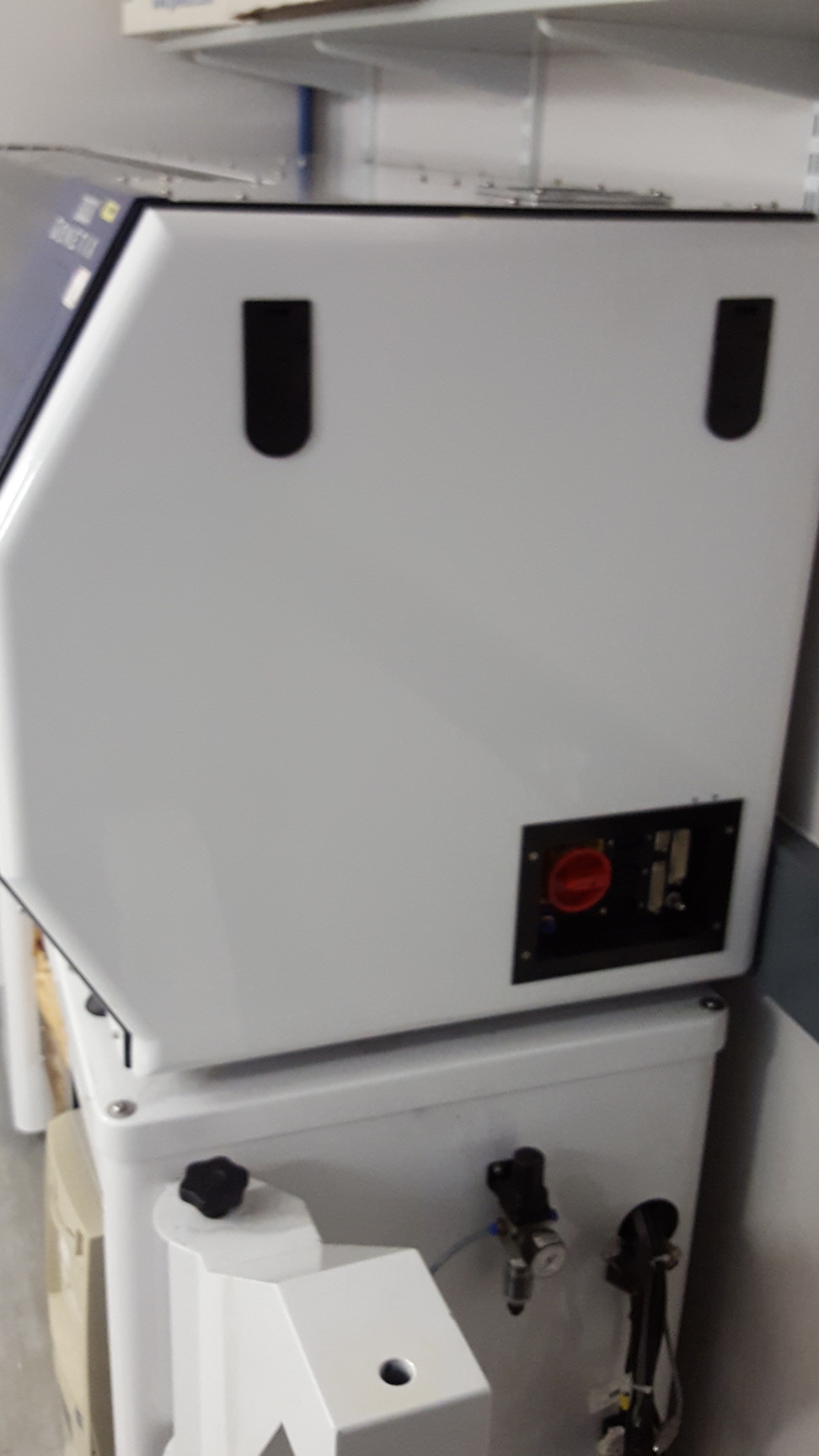 Image of Genetix QPixII Microbial Colony and Array Picker Lab Picking