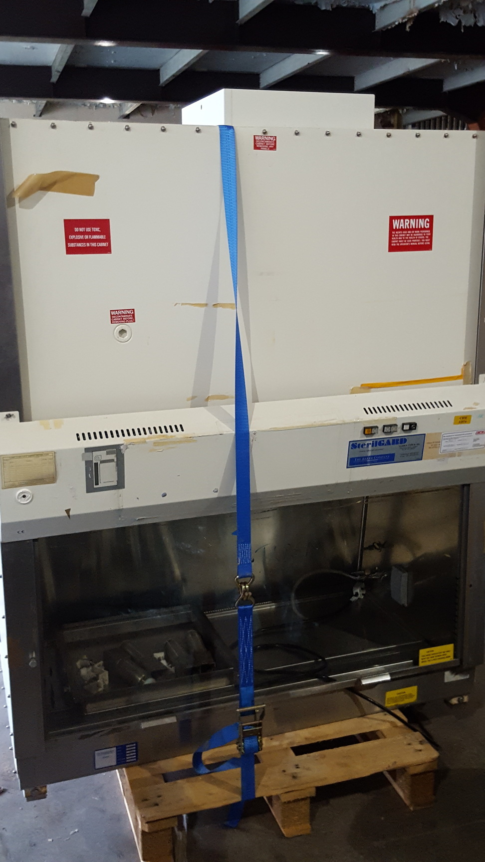 Image of  Baker SterilGard II SG400-UK Class 2 Microbiological Safety Cabinet Biosafety