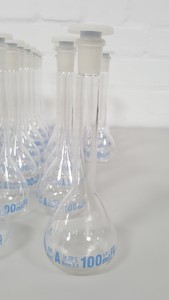 Thumbnail image of 180+ Lot Lab Glassware Chemistry Teaching 100ml 25ml Flasks Cylinders Beakers