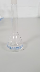 Thumbnail image of 180+ Lot Lab Glassware Chemistry Teaching 100ml 25ml Flasks Cylinders Beakers