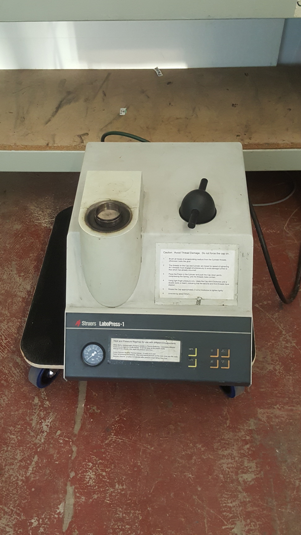 Image of Struers Labo Press-1 Hot Mounting Press Lab