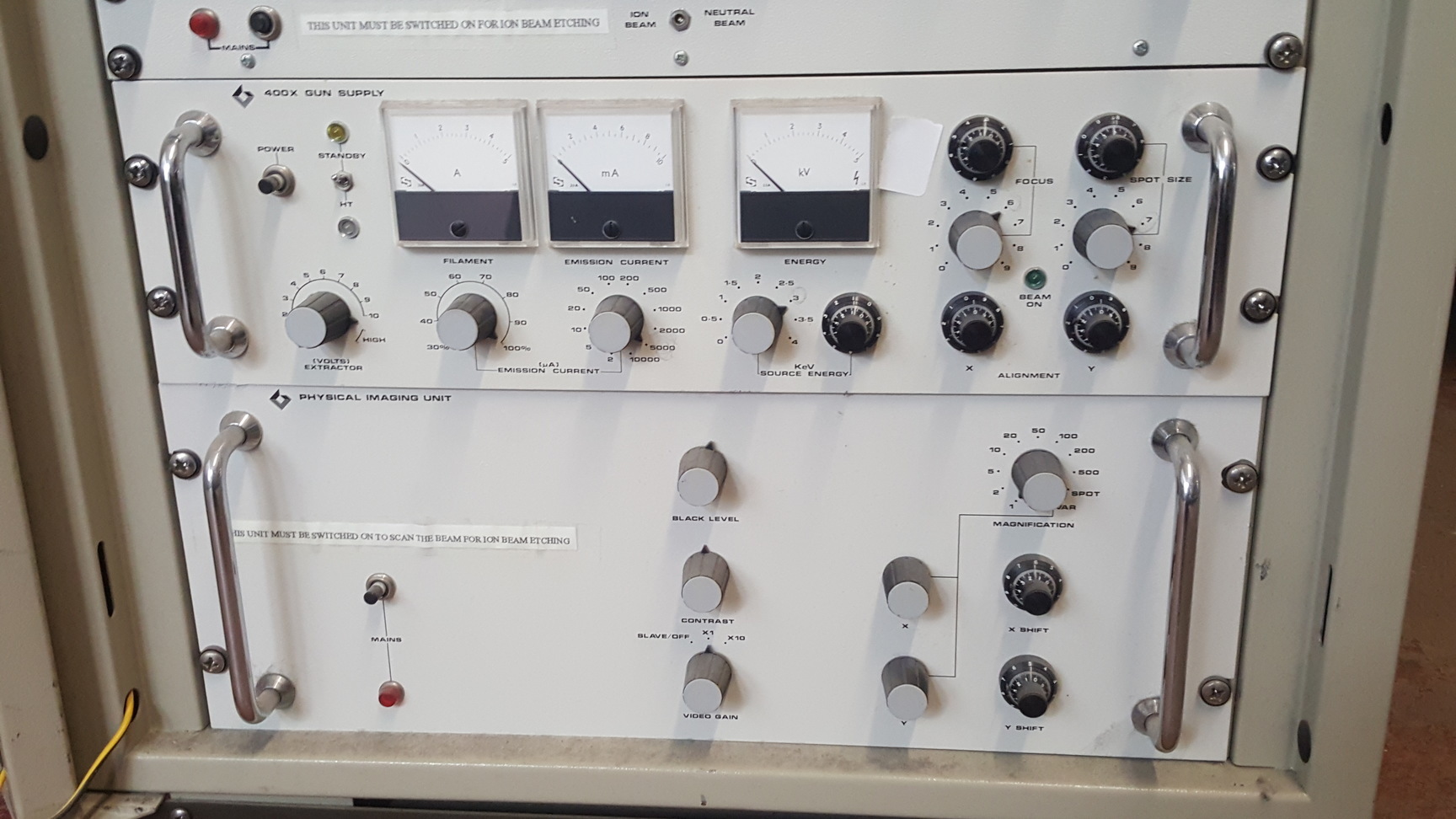 Image of Vacuum Generators IDC 26 / 27 Ion Gauge Controller, 400 Gun Supply, Lab