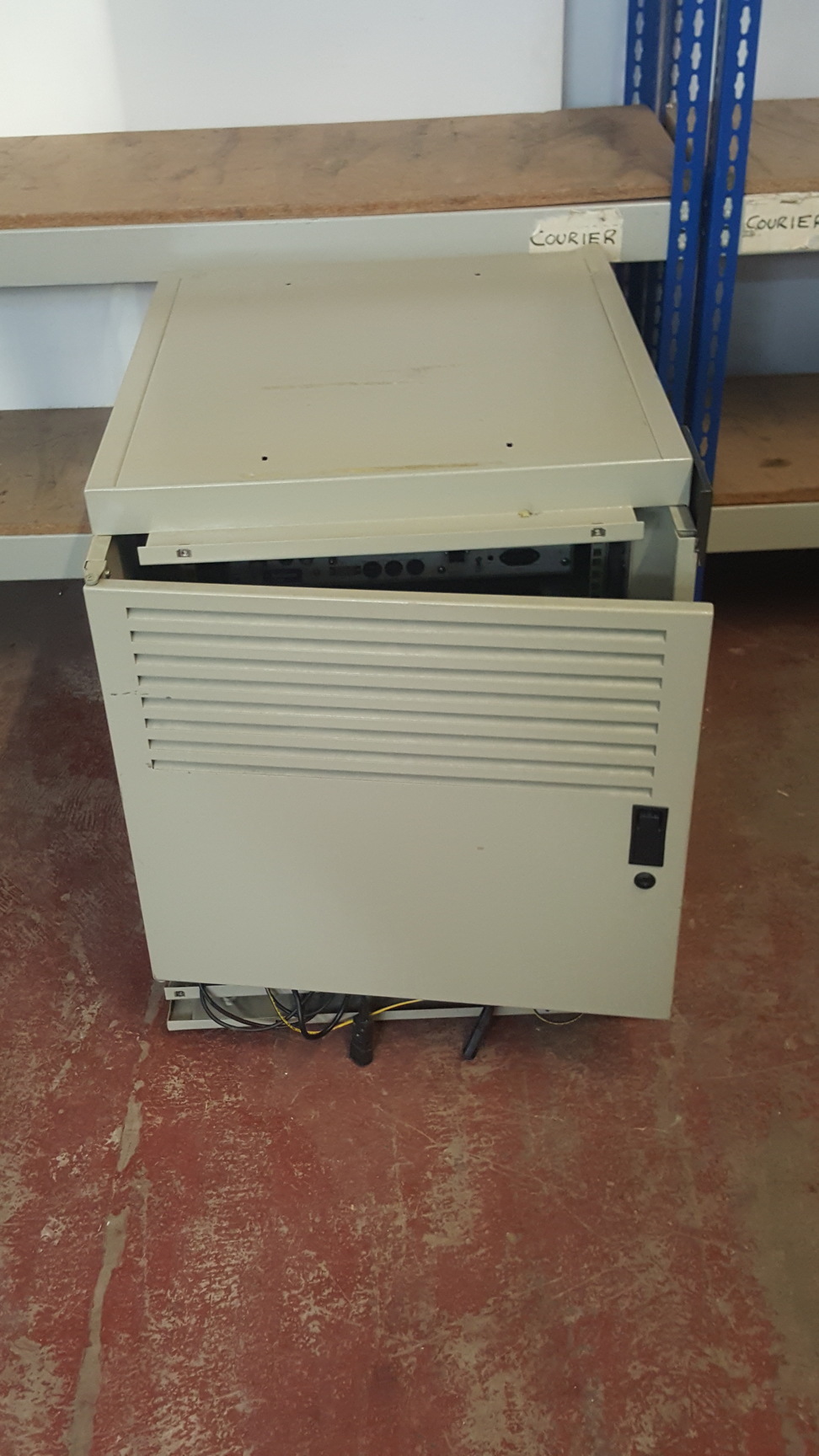 Image of Vacuum Generators IDC 26 / 27 Ion Gauge Controller, 400 Gun Supply, Lab