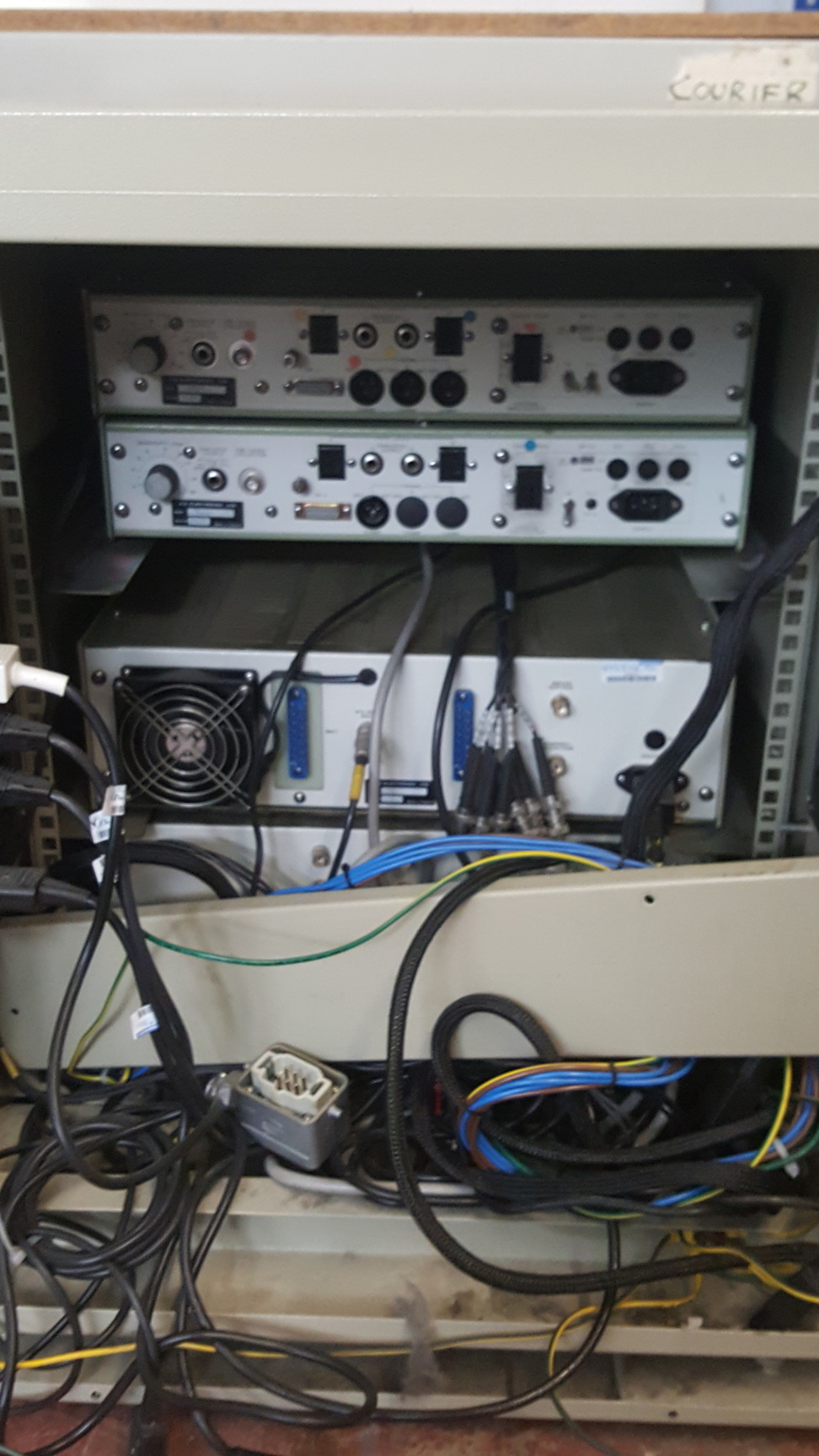 Image of Vacuum Generators IDC 26 / 27 Ion Gauge Controller, 400 Gun Supply, Lab