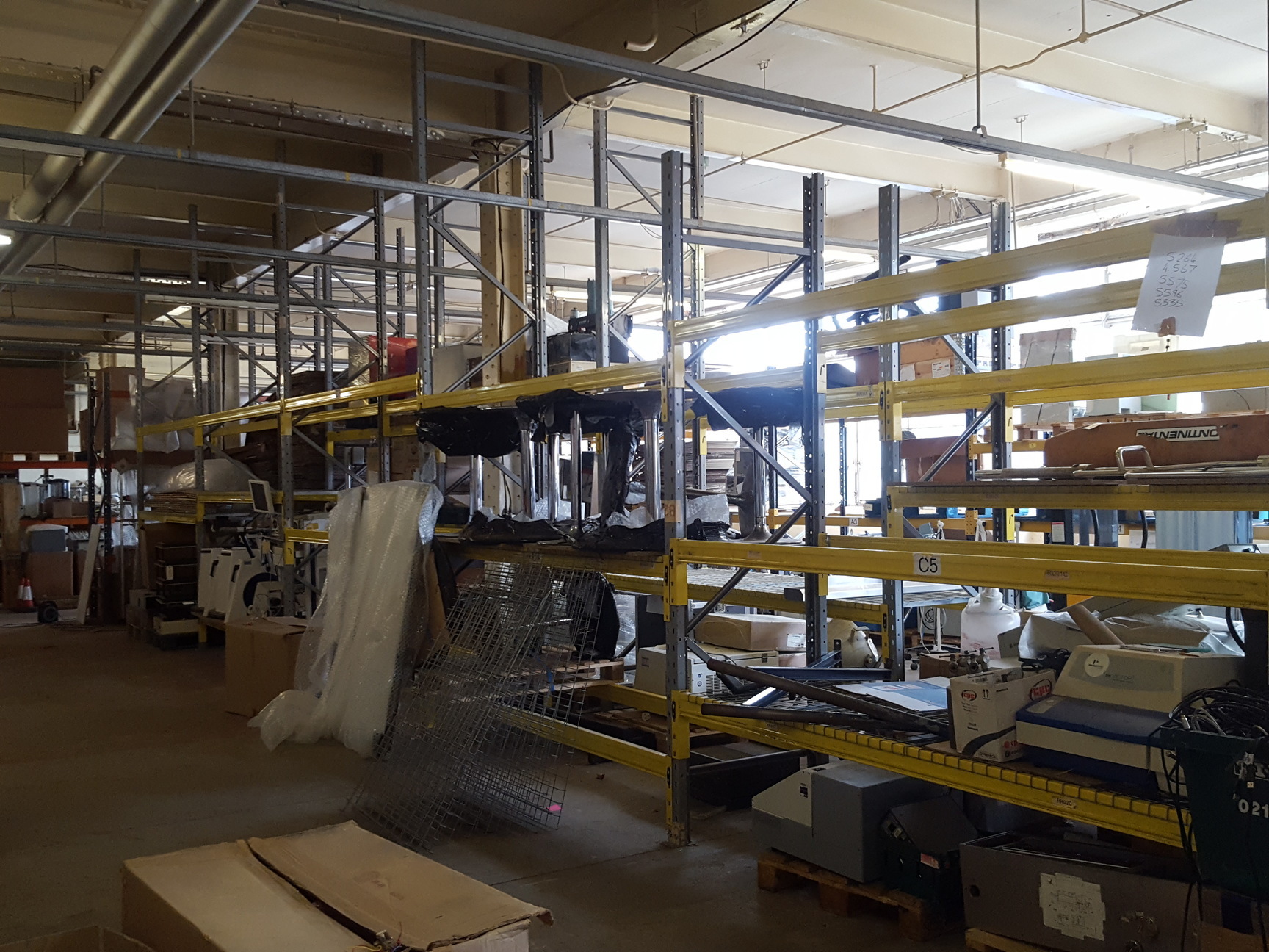 Image of Job Lot of Dexion Pallet Racking 46 Uprights 4m Tall, 130 Beams 2.7m Wide 900mm