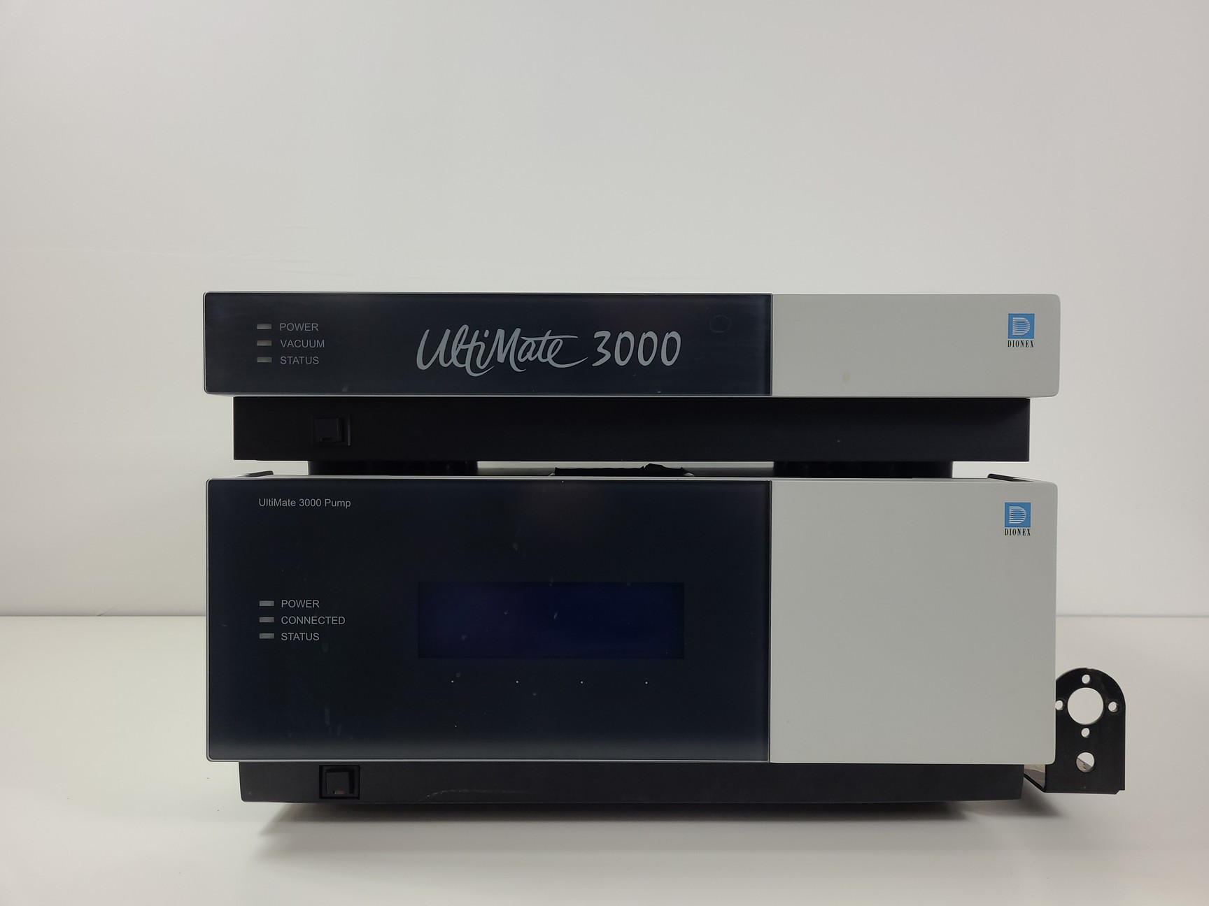 Image of Dionex Ultimate 3000 HPG-3200P Pump With Solvent Tray SRD-3200