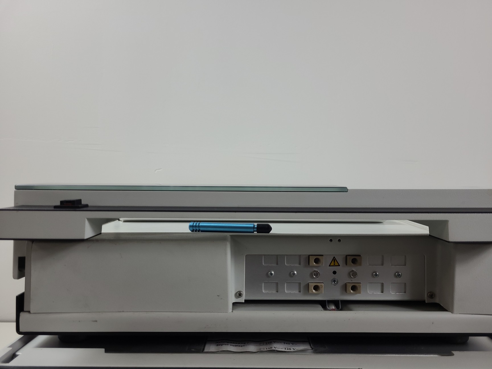 Image of Dionex Ultimate 3000 HPG-3200P Pump With Solvent Tray SRD-3200