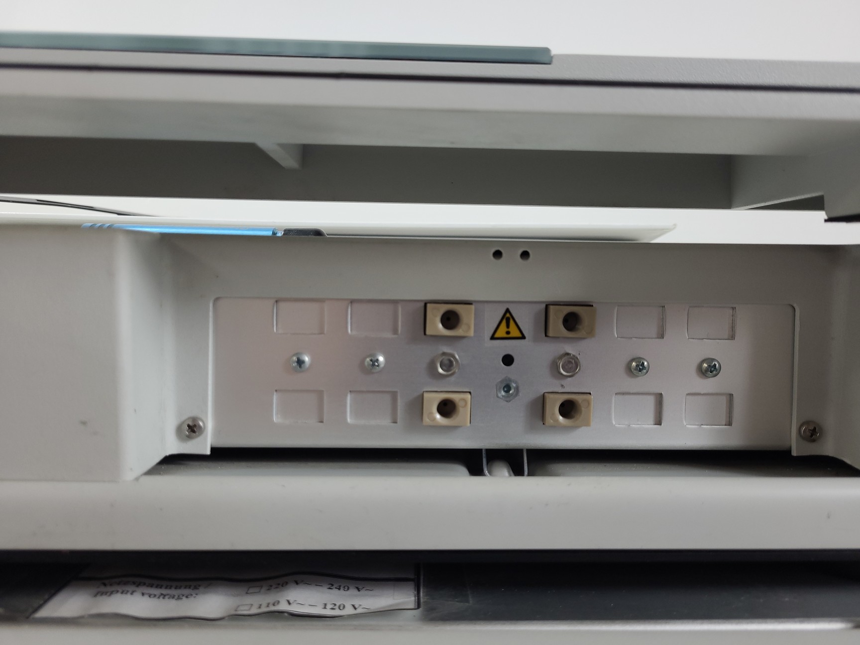 Image of Dionex Ultimate 3000 HPG-3200P Pump With Solvent Tray SRD-3200
