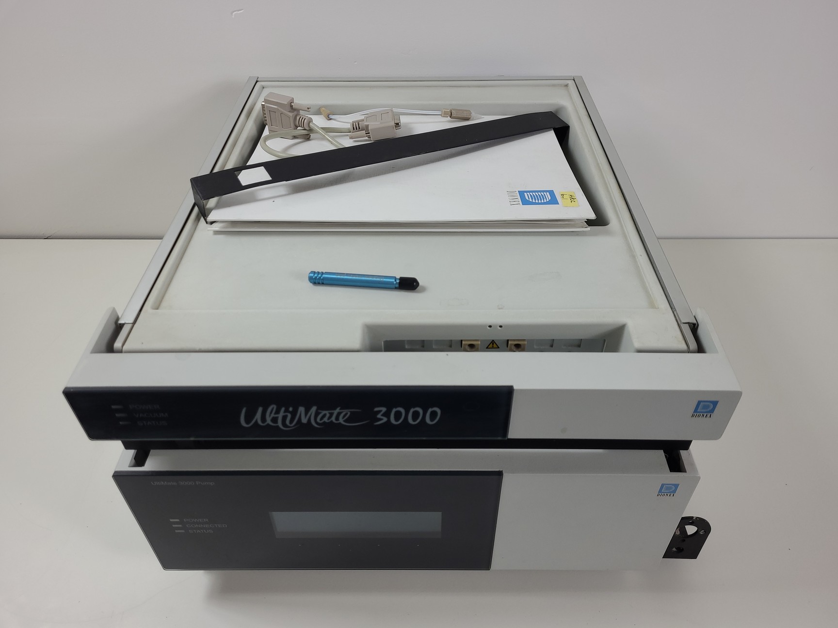 Image of Dionex Ultimate 3000 HPG-3200P Pump With Solvent Tray SRD-3200
