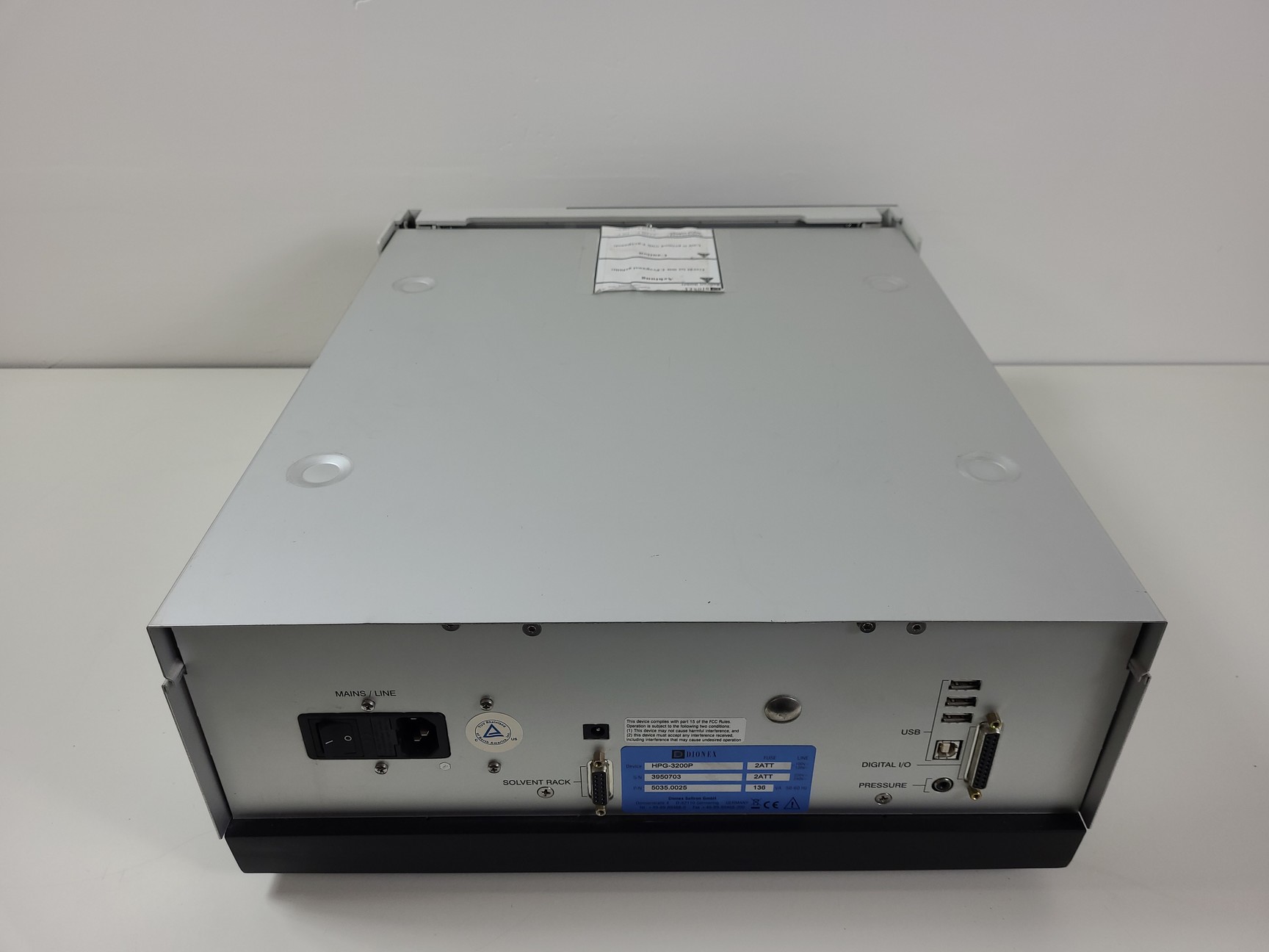 Image of Dionex Ultimate 3000 HPG-3200P Pump With Solvent Tray SRD-3200