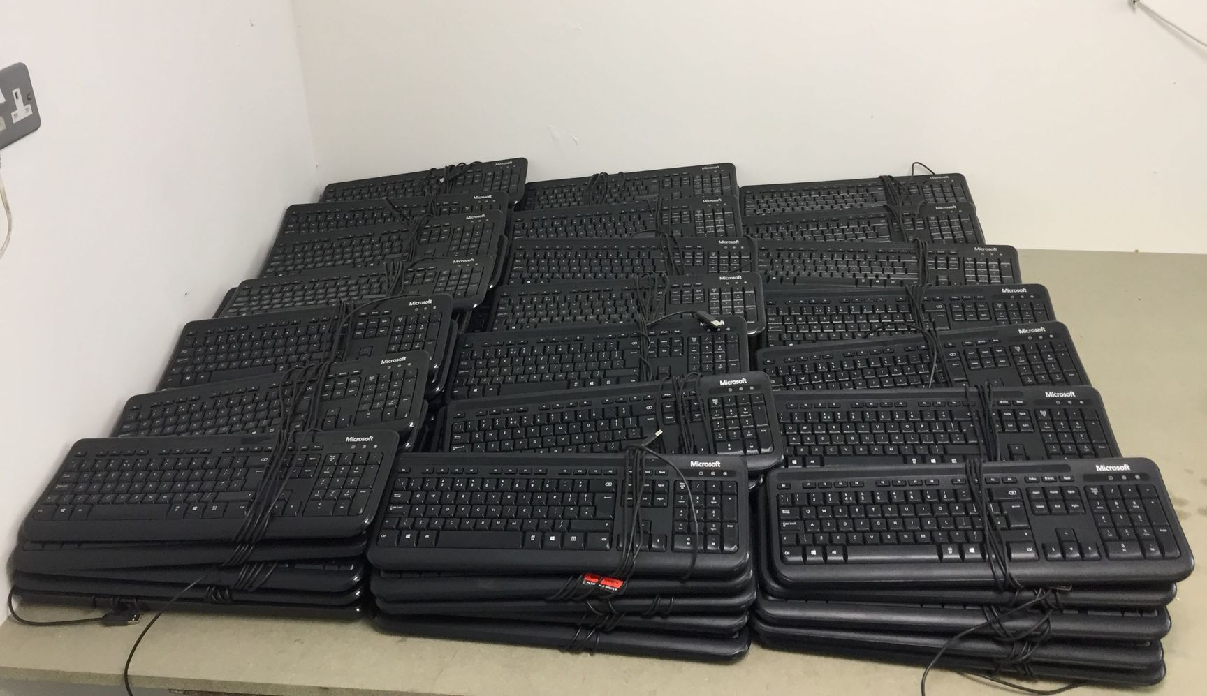 Image of Job Lot 125 Computer Keyboards USB - Microsoft Wired Keyboard 400 QWERTY