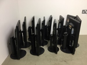Thumbnail image of Job Lot 11 PC Computer Monitors LCD TFT - LG W2242PET and ViewSonic VG2233-LED