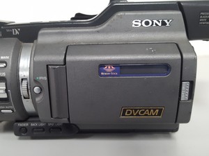 Thumbnail image of Sony DSR-PD150P PAL DVCAM 3CCD Digital Camcorder