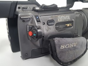 Thumbnail image of Sony DSR-PD150P PAL DVCAM 3CCD Digital Camcorder