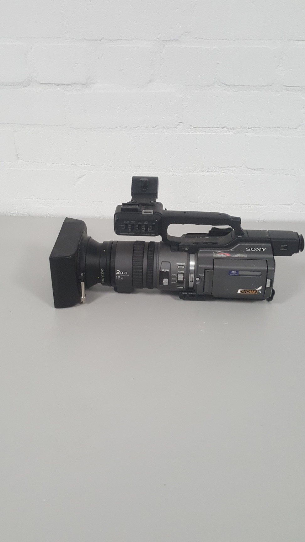 Image of Sony DSR-PD170P PAL DVCAM 3CCD Digital Camcorder