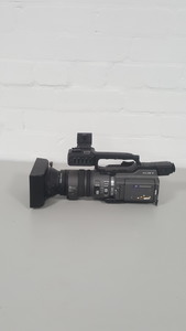 Thumbnail image of Sony DSR-PD170P PAL DVCAM 3CCD Digital Camcorder