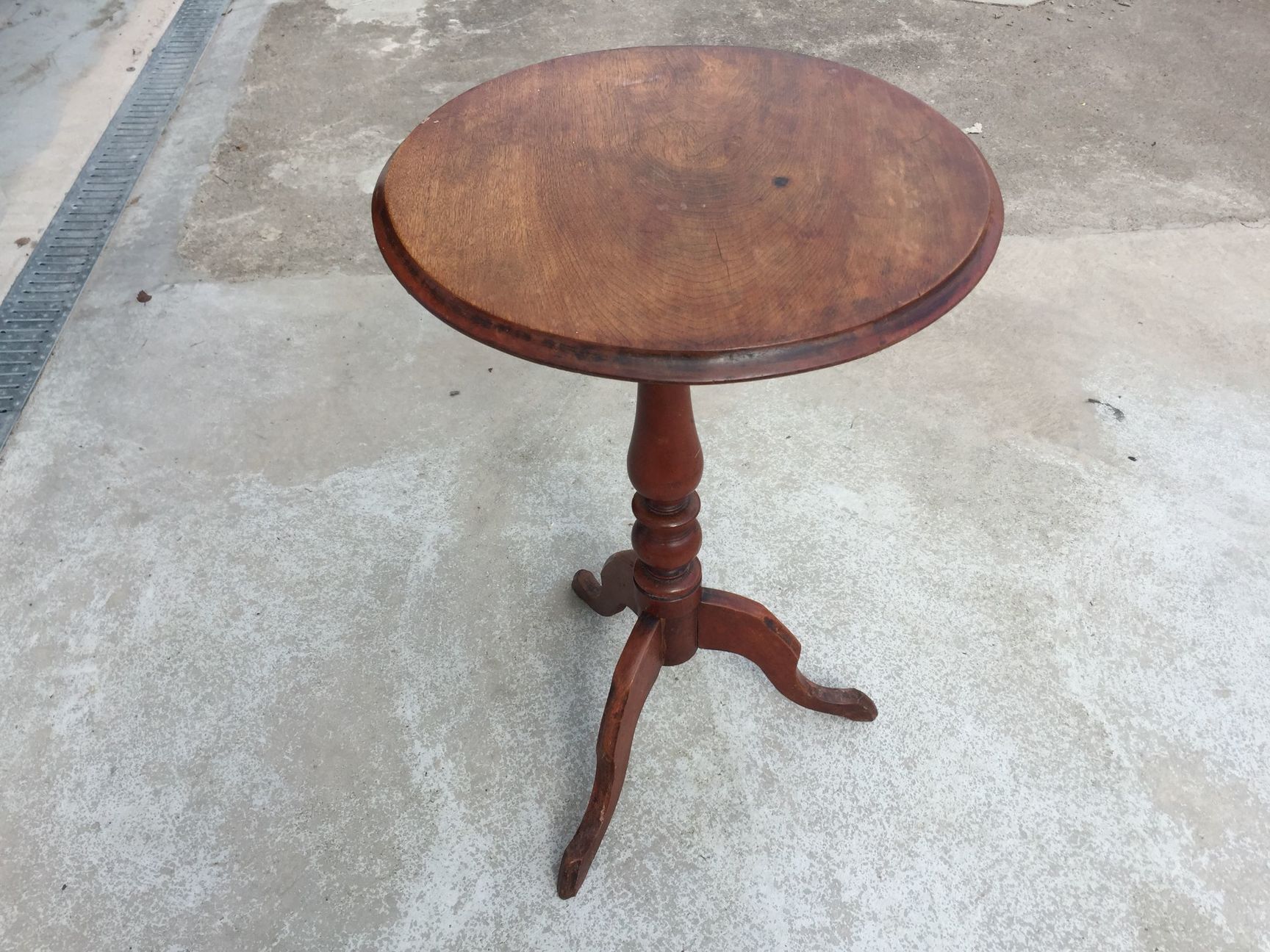 Image of Small Antique / Vintage Round Wooden Side Lamp Table Furniture