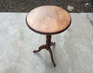 Thumbnail image of Small Antique / Vintage Round Wooden Side Lamp Table Furniture
