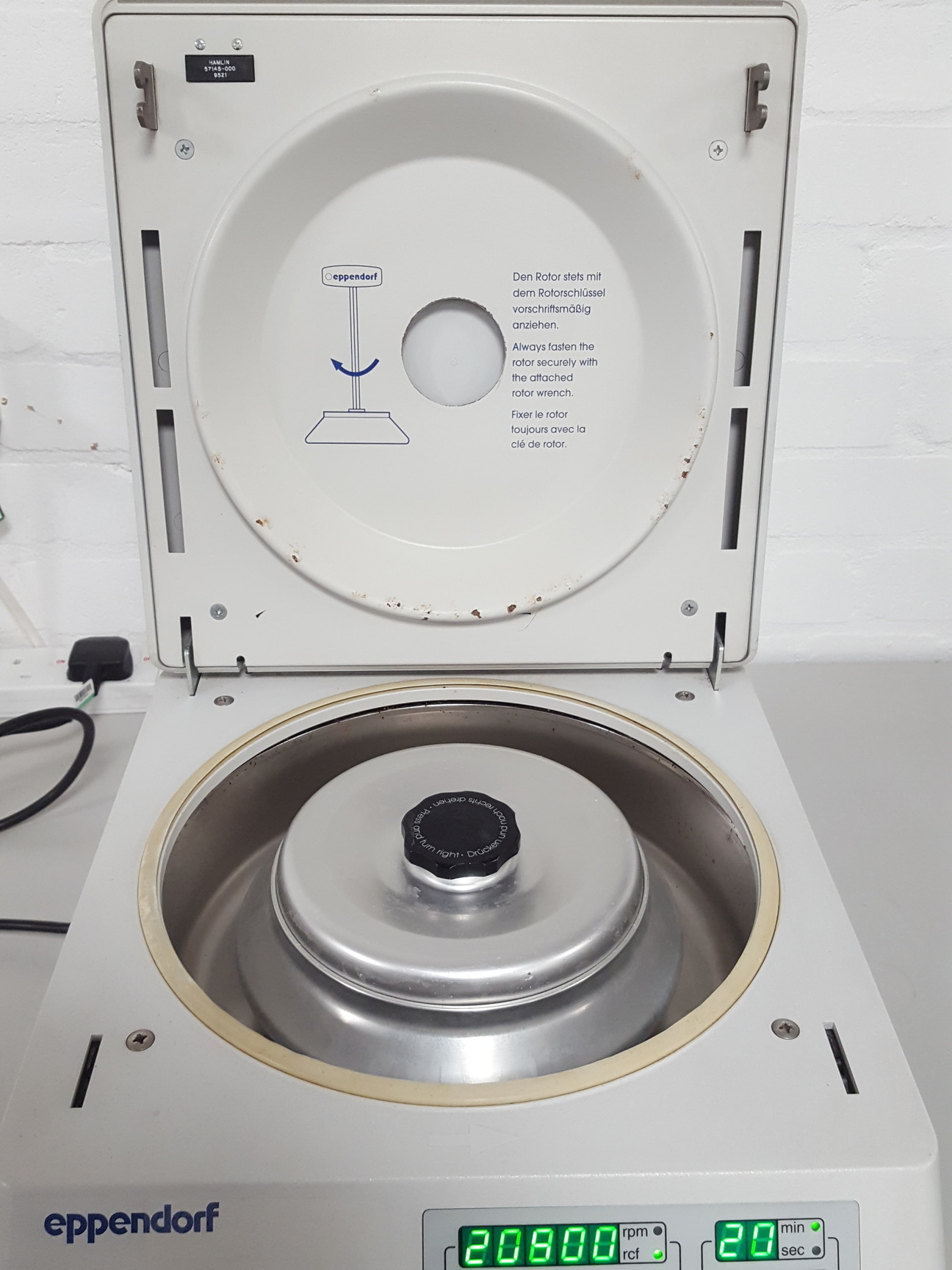 Image of Eppendorf 5417C Benchtop Centrifuge Lab F 45-24-11 rotor - Spars Repairs