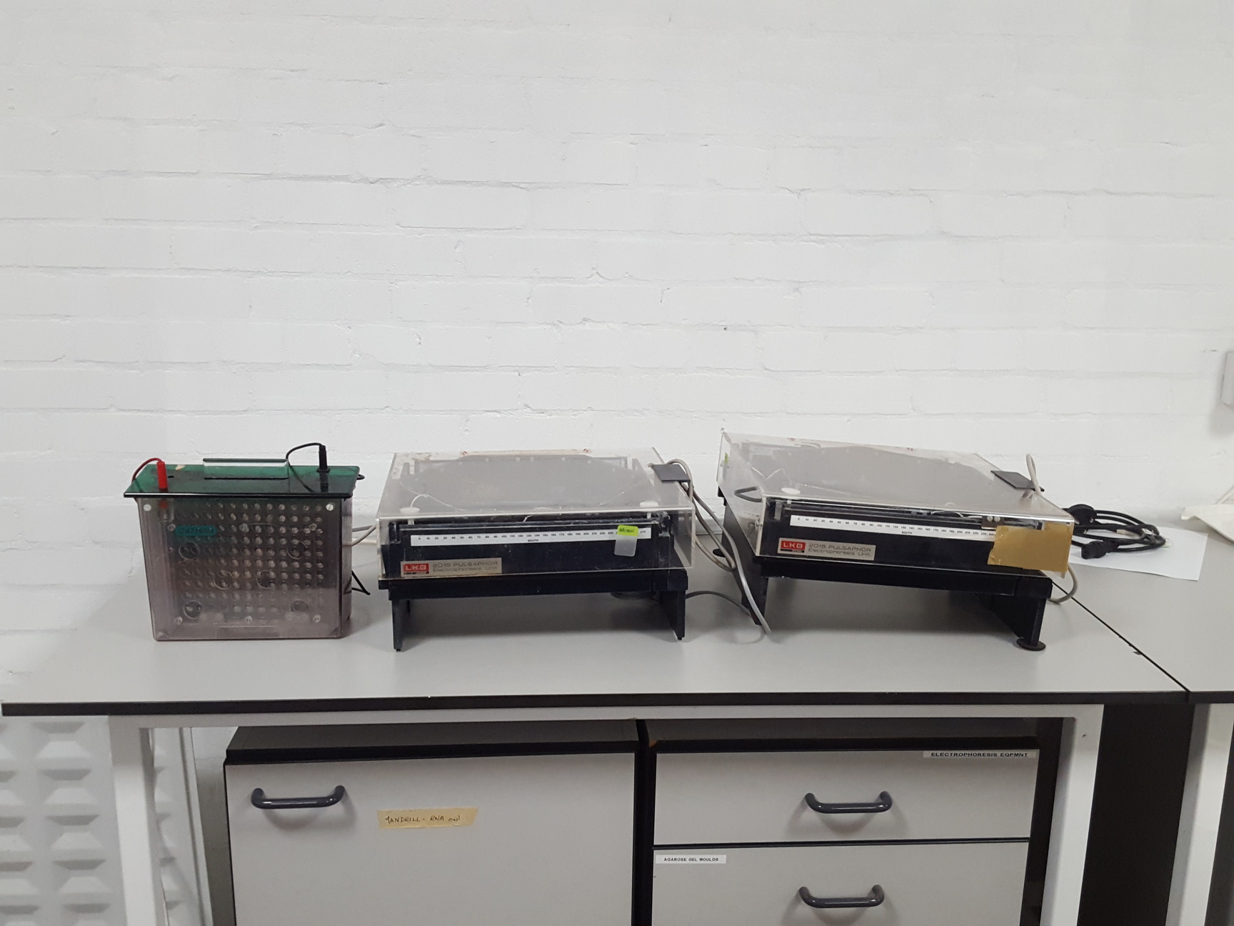 Image of LKB Pharmacia 2015 Pulsaphor Gel Electrophoresis Unit Job Lot