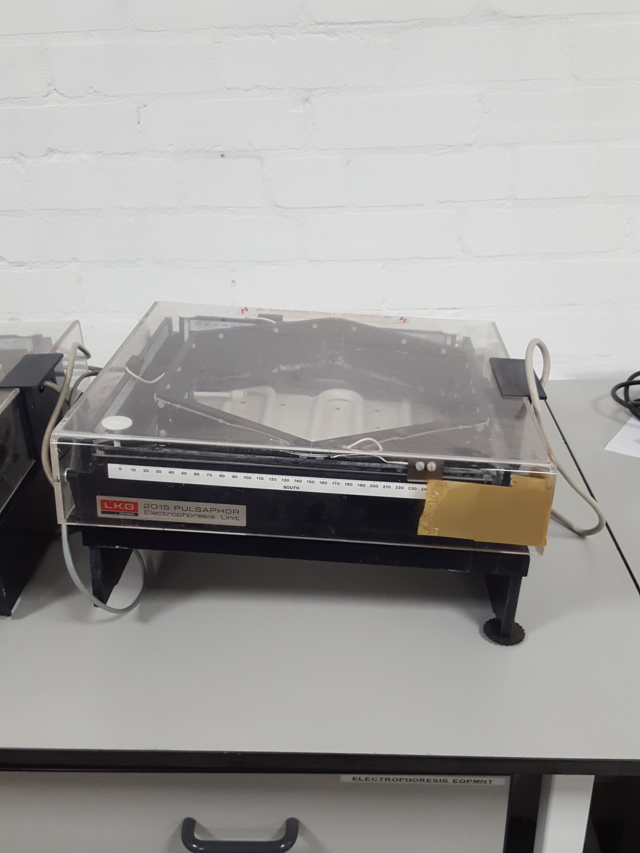 Image of LKB Pharmacia 2015 Pulsaphor Gel Electrophoresis Unit Job Lot