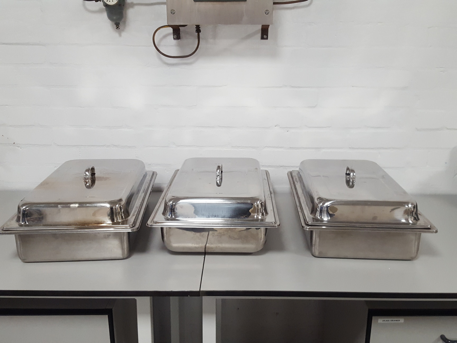 Lot of 3 Stainless Steel Banqueting Trays With Lids Hot Buffet