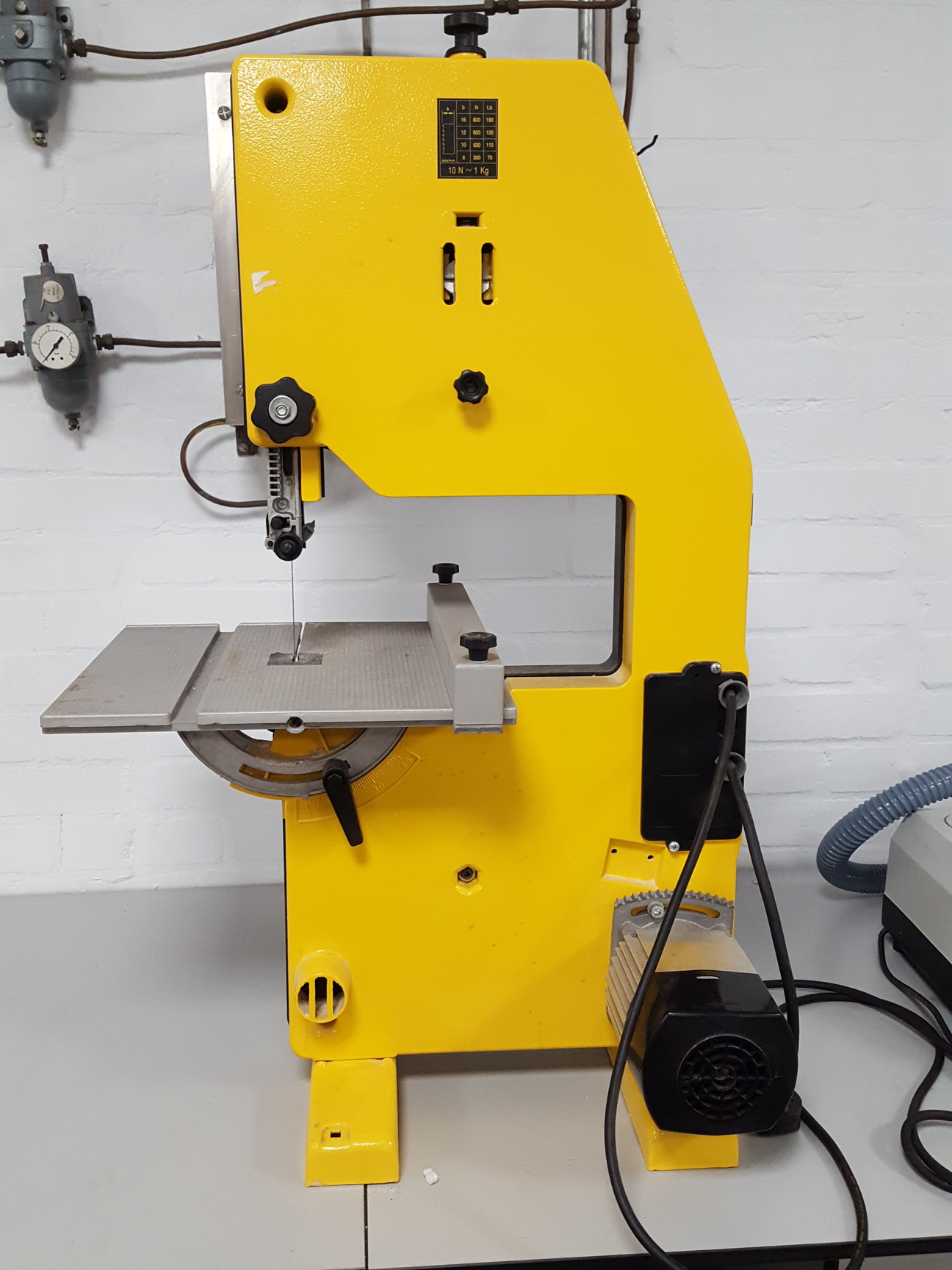 Image of DeWalt DW738 Bandsaw Type 1 