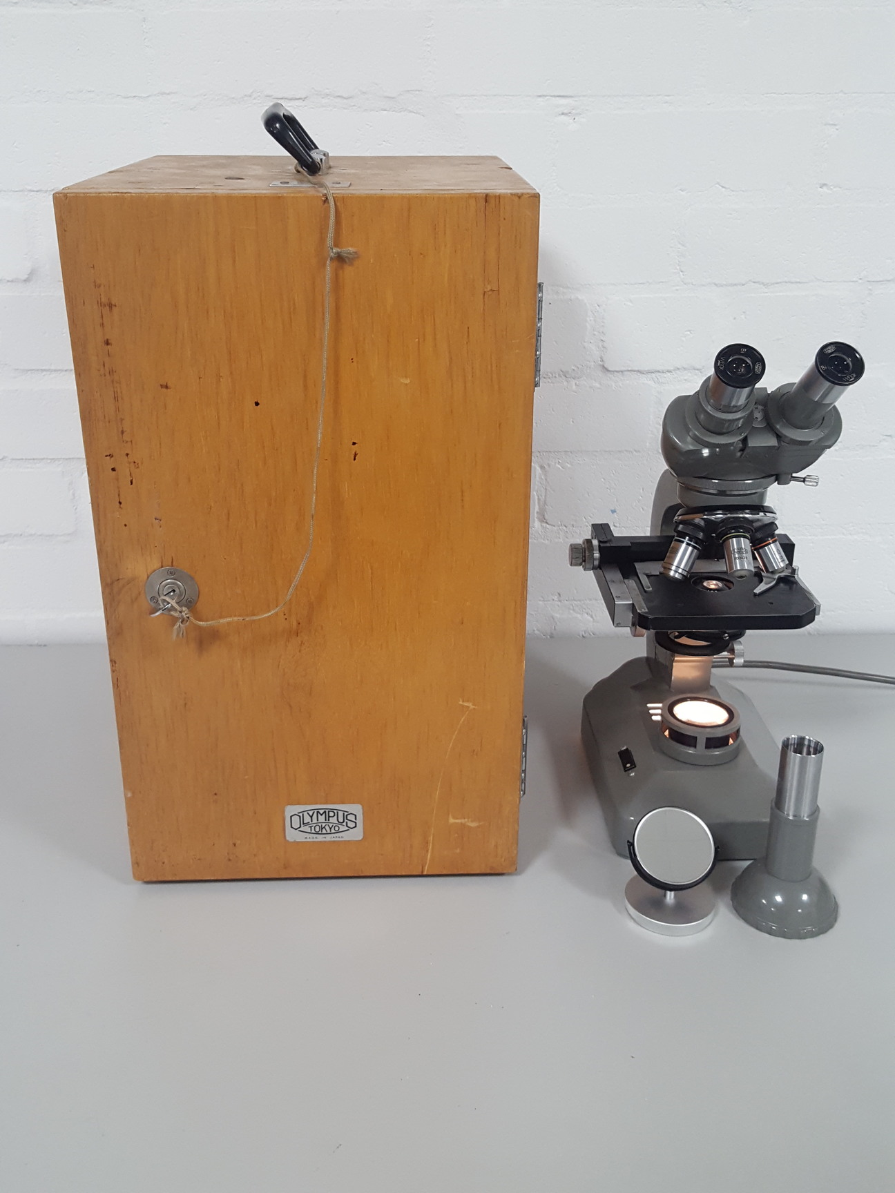 Olympus Khc Binocular Microscope + Wf10X Oculars 100, 40, 0.65, 0.17