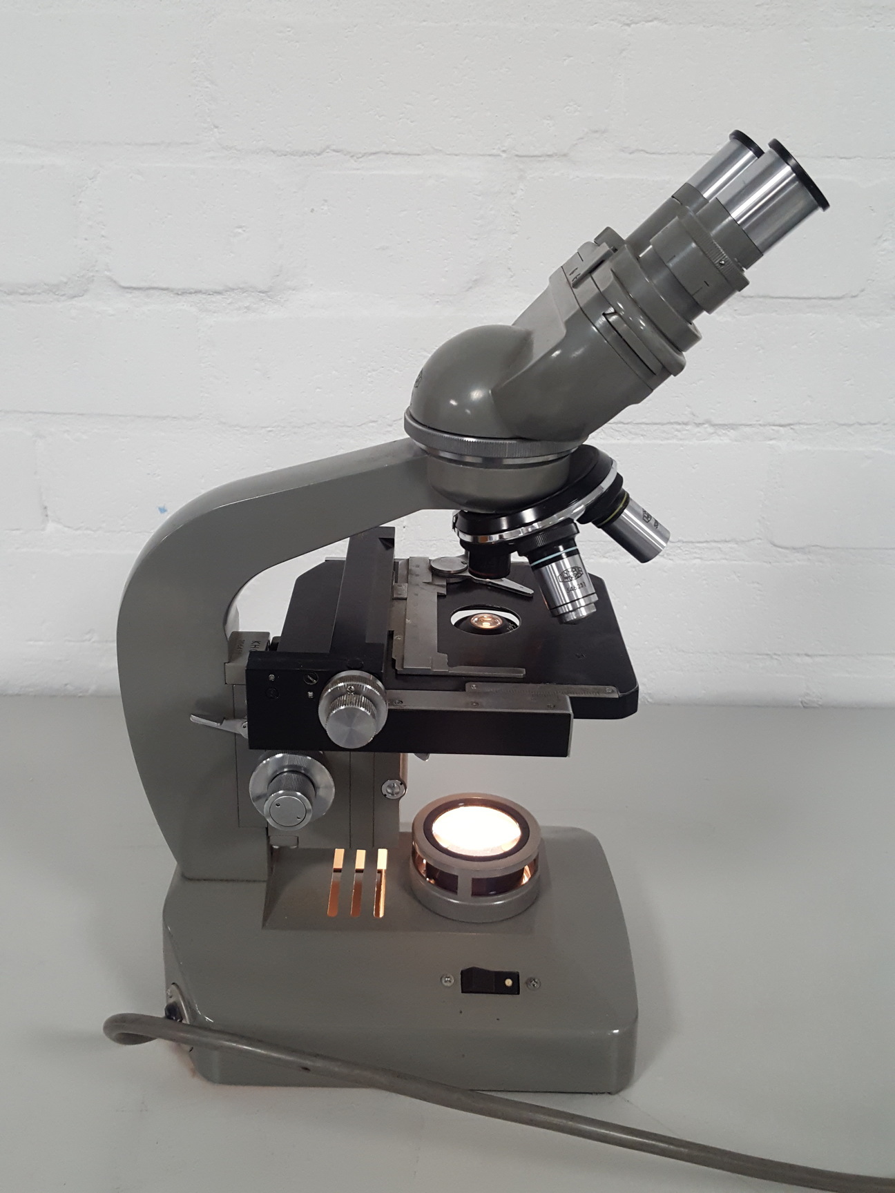 Olympus Khc Binocular Microscope + Wf10X Oculars 100, 40, 0.65, 0.17