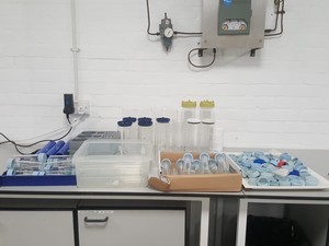 Thumbnail image of Job Lot of Hybridisation Tubes Lab Thermo Hybaid HB-OV-BM, BG, SB