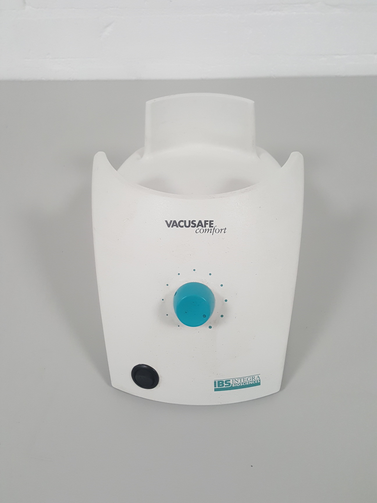 Image of Integra Biosciences Vacusafe Comfort Vacuum Pump Lab