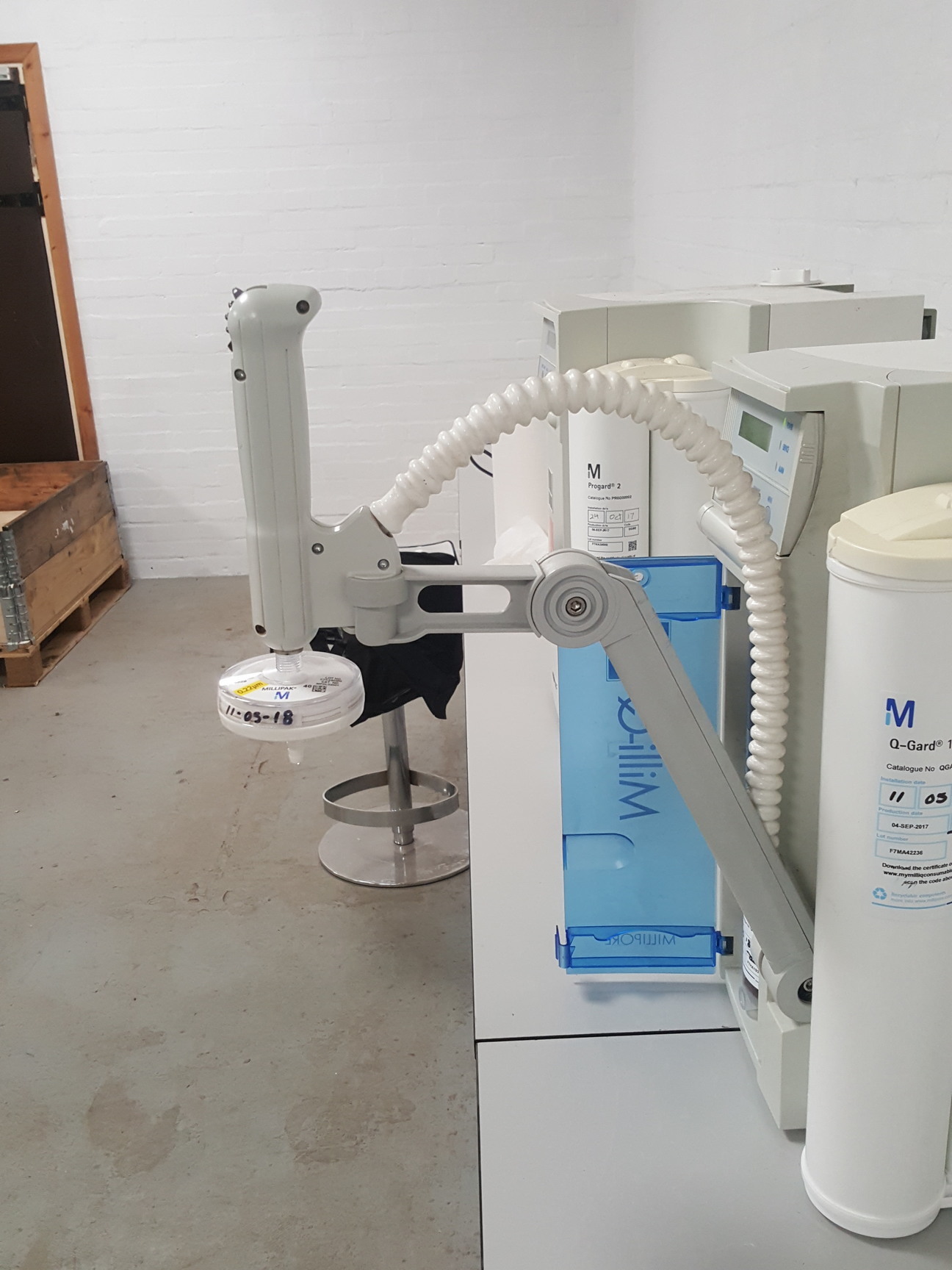 Millipore MilliQ Academic Water Purification Purifier Lab